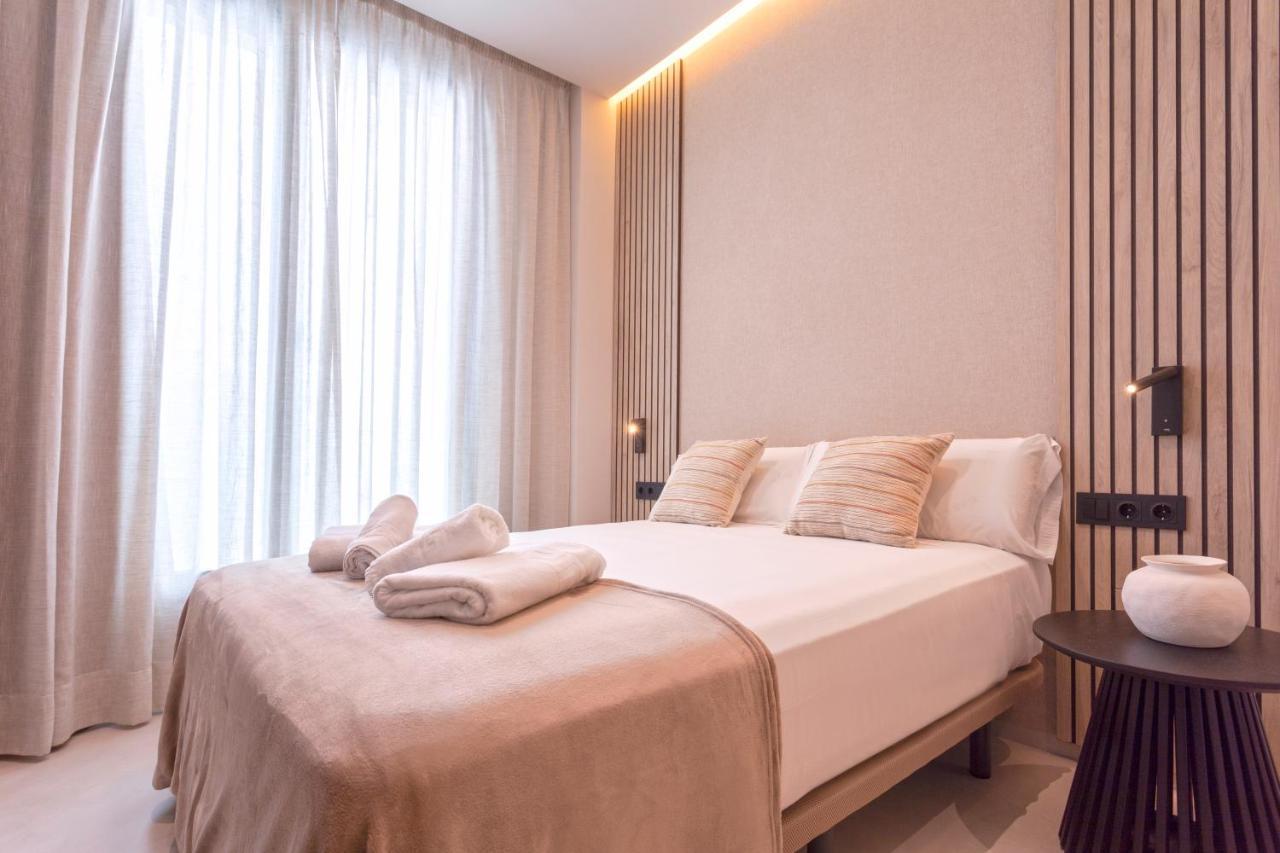 Magnificent Renovated 2bd 2bth Duplex With Terrace - Centre Apartment